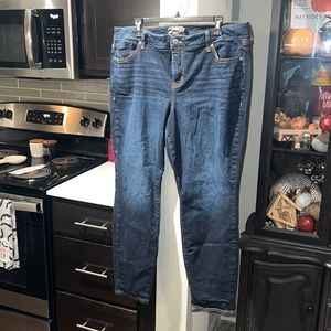 Torrid Mid-Rise Skinny Jeans NWOT